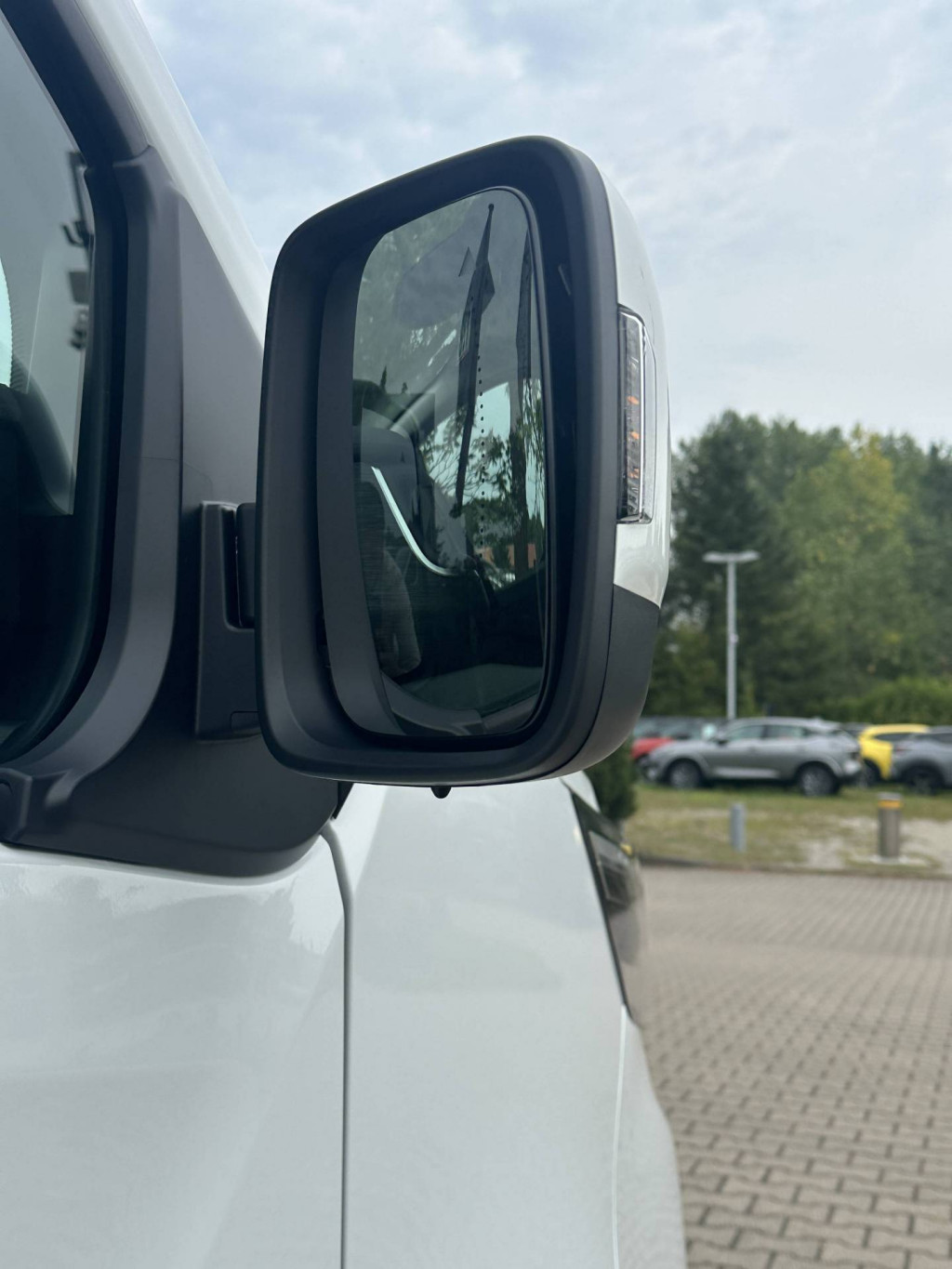 NISSAN Primastar Kombi9 L1H1 2,8t dci170 DCT TEKNA 2ST BES+ Design