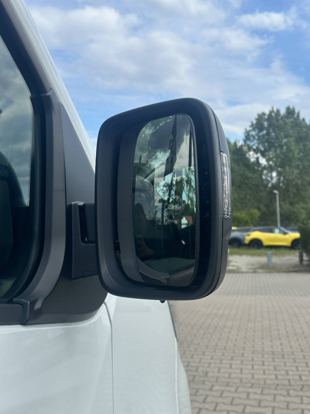 NISSAN Primastar Kasten L2H1 3,0t dci130 MT N-CONNECTA 1ST LRB 270 NAVI