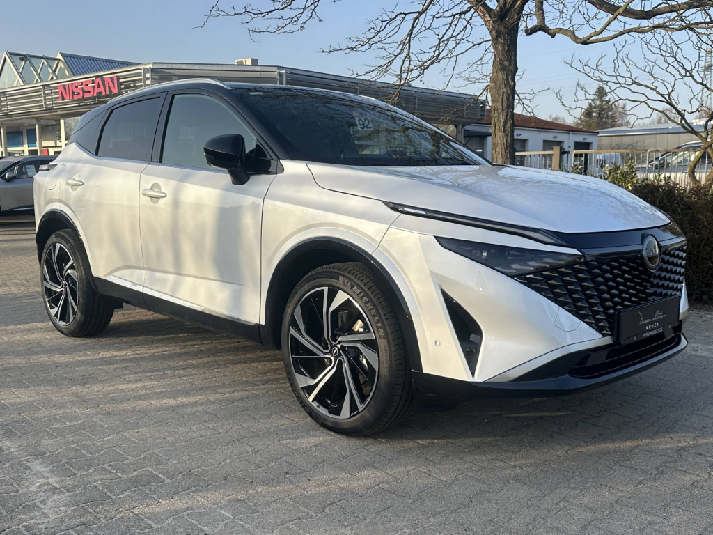 NISSAN Qashqai 1.5 E-POWER 205 PS 4x2 Tekna+ 2 Farben