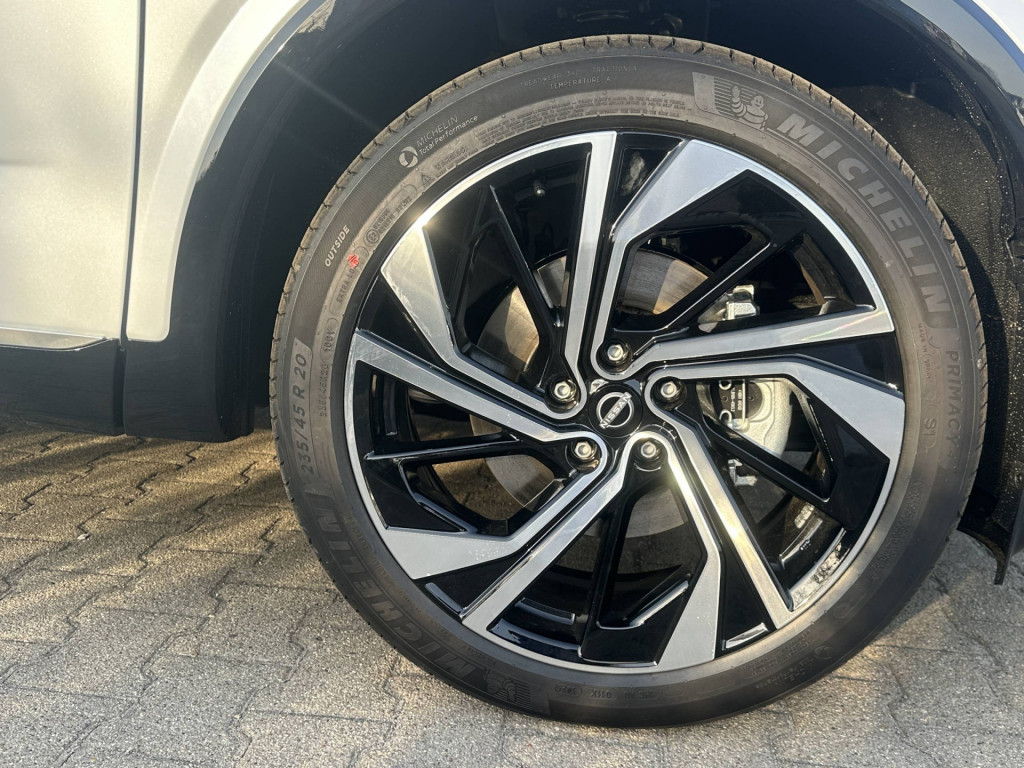 NISSAN Qashqai 1.5 E-POWER 205 PS 4x2 Tekna+ 2 Farben