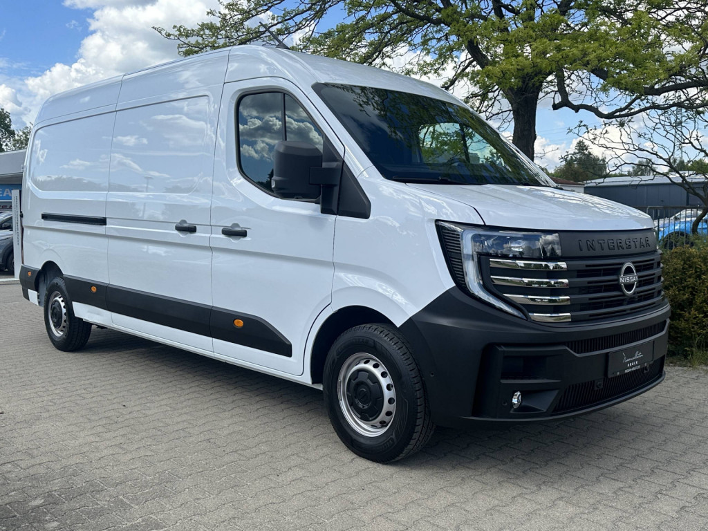 NISSAN Interstar KASTEN L3H2 35 DCI150 FWD MT N-CONNECTA ALLWETTERREIFEN ERSA