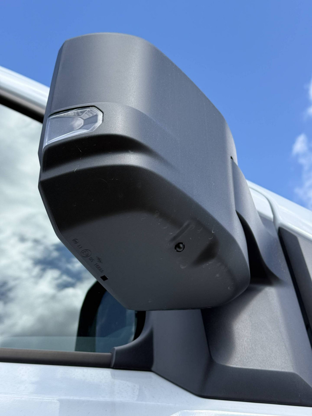NISSAN Interstar D-CAB Pritsche L3H1 35 dCi170 FWD AT N-CONNECTA AHK CAM Komf